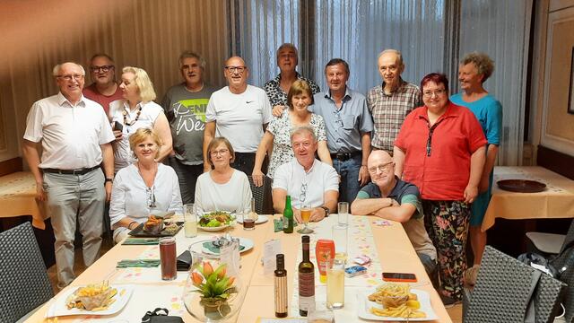 Die ehemaligen HAK-Schülerinnen und Schüler trafen sich zum 45-jährigen Jubiläum. | Foto: Ludwig Lapatschek