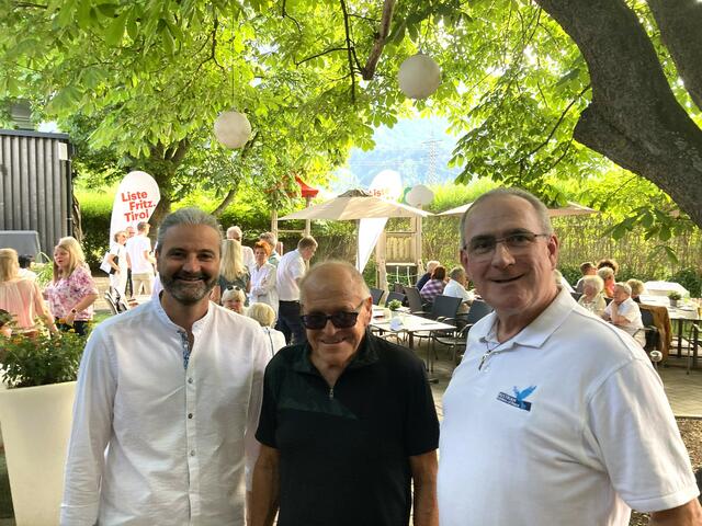 Gute Laune beim Sommerfest: Markus Sint, Presseoffizier Franz Köfel und Präsident Gerhard Dujmovits  | Foto: privat