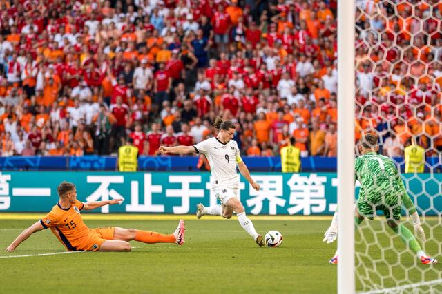 Der Moment zum Gruppensieg: Marcel Sabitzer trifft gegen die Niederlande. | Foto: GEPA-Pictures