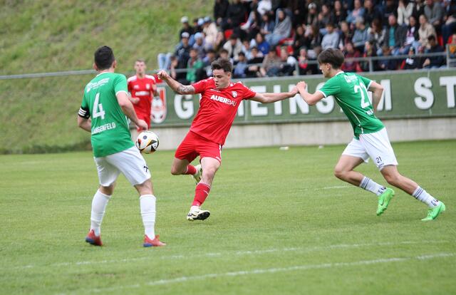 Auch in der neuen Saison gibt's das Derby zwischen dem SV Längenfeld und dem SV Umhausen in der Tiroler Liga. | Foto: Peter Leitner