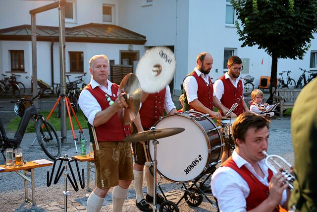 Dorfplatzfest der Feuerwehr Niederalm | Foto: HKroBild