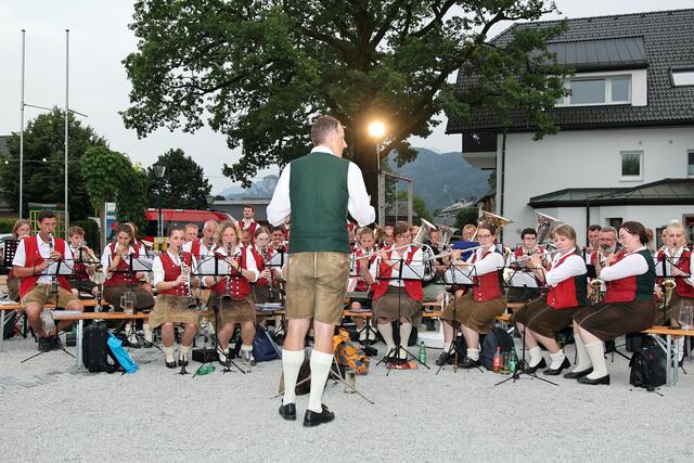 Dorfplatzfest der Feuerwehr Niederalm | Foto: HKroBild