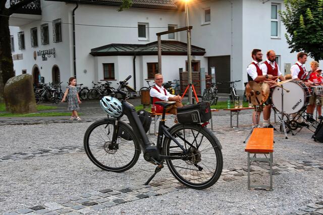 Dorfplatzfest der Feuerwehr Niederalm | Foto: HKroBild