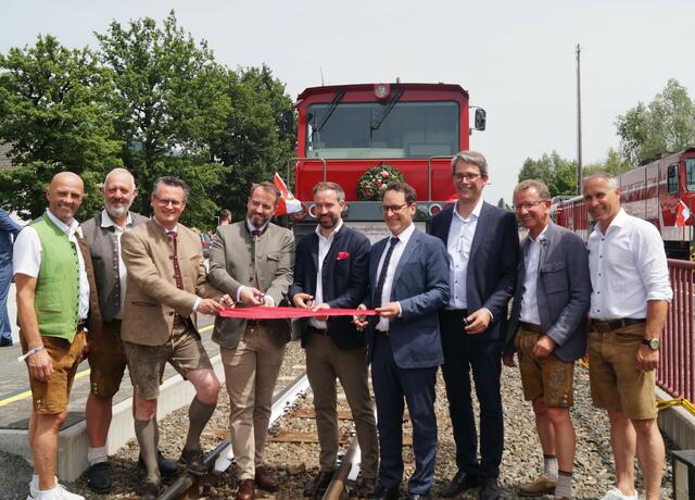 Die Pinzgaubahn fährt wieder nach Mittersill – bei einem Fest wurde das groß gefeiert. | Foto: Hannelore Kühmayer