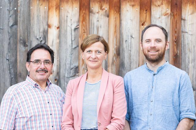 Bezirksvorsitzender Landtagsabgeordneter Erich Wahl, Nationalratsabgeordnete Sabine Schatz und Bundesgeschäftsführer Klaus Seltenheim. | Foto: Daniel Weilguny