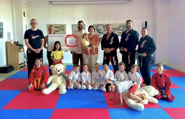 Im Jiu Jitsu Verein aus Bad Sauerbrunnn/Blumau gehen Sport und Solidarität Hand in Hand. Die Kinder lernen von klein auf, dass es wichtig ist, sich für andere einzusetzen und gemeinsam Gutes zu tun. Dies wird nicht nur im täglichen Training, sondern auch in speziellen Projekten und Veranstaltungen gelebt. | Foto: Alejandra Ortiz 