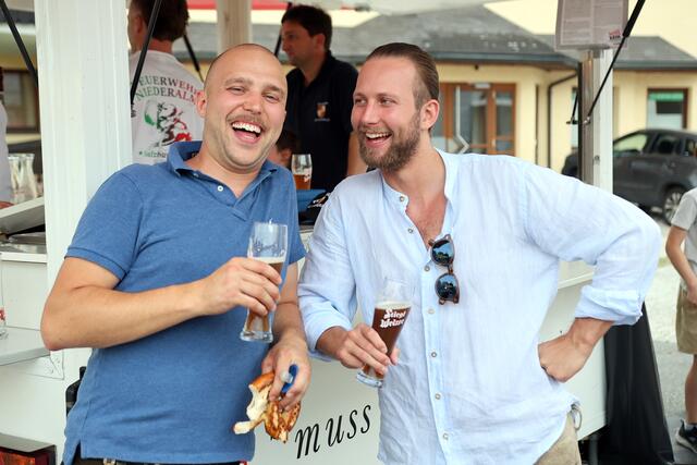 Dorfplatzfest der Feuerwehr Niederalm | Foto: HKroBild