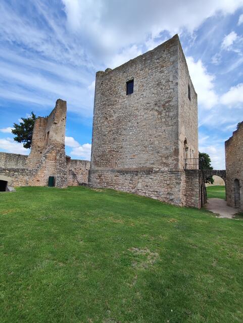 Der Turm der Wehrburg ... | Foto: I.Wozonig