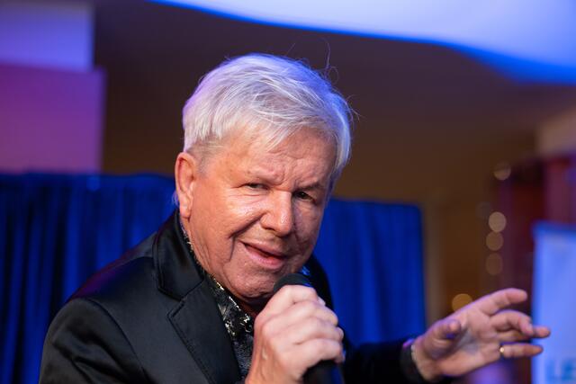 G.G. Anderson auf der Bühne in seinem Element.  | Foto: M. Krobath