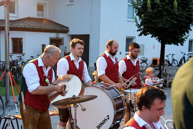 Dorfplatzfest der Feuerwehr Niederalm | Foto: HKroBild
