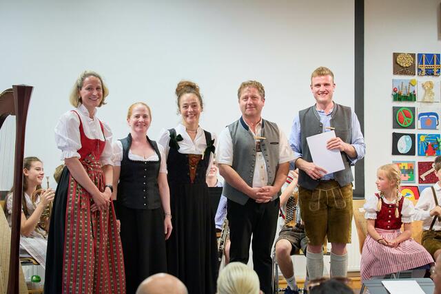 Lehrpersonen: v.l.n.r. Simone, Claudia, Gabriele, Reinhard &amp; Simon | Foto: LMS Zirl / Wolfgang Alberty