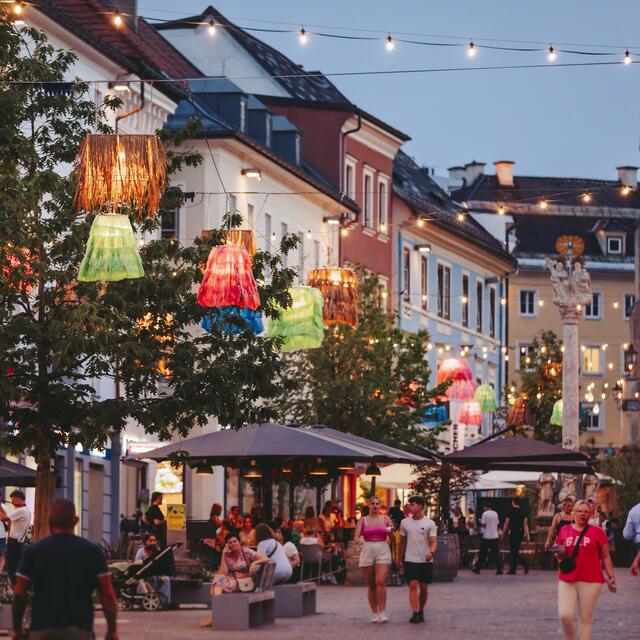 Villachs Innenstadt verwandelt sich wieder in ein entspanntes Zentrum für Sommerliebhaber. | Foto: Stadtmarketing Villach