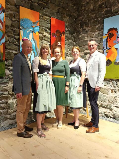 Die neue Sonderausstellung "Ins Licht gerückt" zeigt zeitgenössische Kunst von Künstlerinnen und Künstlern aus der Region. | Foto: Felberturm