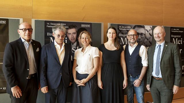 V. l. n. r.: Michael Rauth (Stadtrat), Marcus Nigsch (Komponist), Judith Reichart (Kulturservice), Julia Scheurle (Musikpädagogin), Bürgermeister Michael Ritsch und Johannes Böhler (Schoellerbank) | Foto: Stadt Bregenz