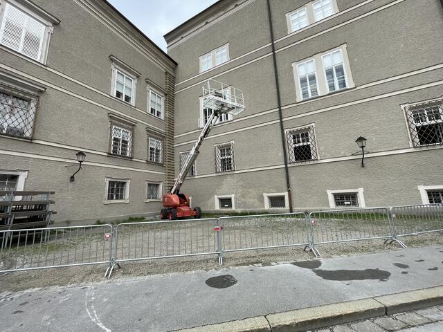 Schweres Material für die Arbeit. | Foto: Martin Schöndorfer, 2024