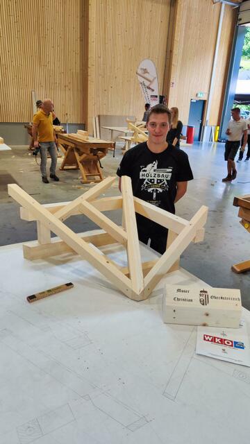 Christian Moser setzte sich beim Bundewettbewerb der Zimmerer gegen die starke Konkurrenz aus ganz Österreich durch. | Foto: Nussbaumer