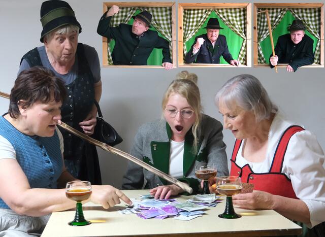 Die Theatergruppe Pack lädt zu sechs Aufführungen des "Weiberputsches".  | Foto: Theatergruppe Pack