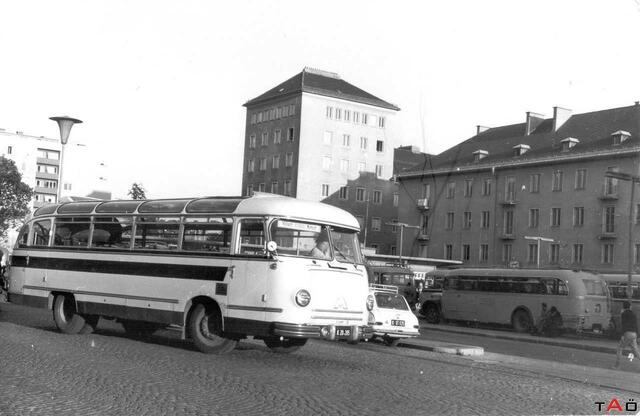 1969 bog dieser Bus auf den Villacher Busbahnhof ein – damals noch auf Kopfsteinpflaster. | Foto: TAÖ
