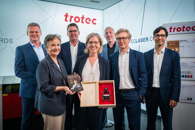 Klimaschutzministerin Gewessler besuchte das Marchtrenker Unternehmen Trotec. Dieses setzt am Standort auf Klimafreundlichkeit mit einem Null-Energie-Haus. | Foto: BMK