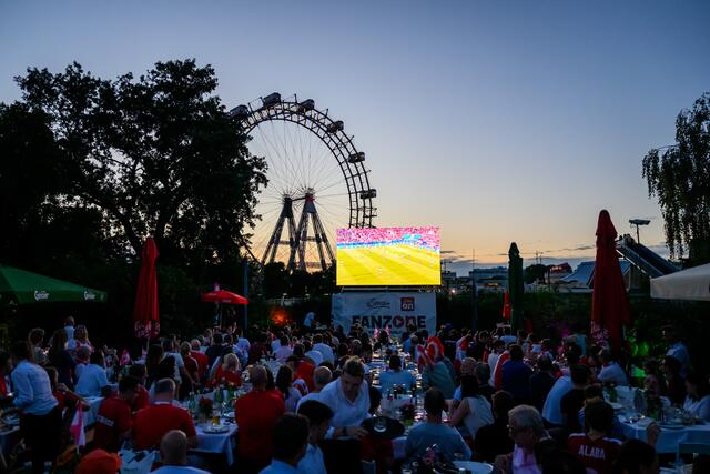 MeinBezirk.at listet für dich eine Auswahl an Bars, Pubs und Cafés, die in Wien ein Public Viewing veranstalten. | Foto: MAX SLOVENCIK / APA / picturedesk.com