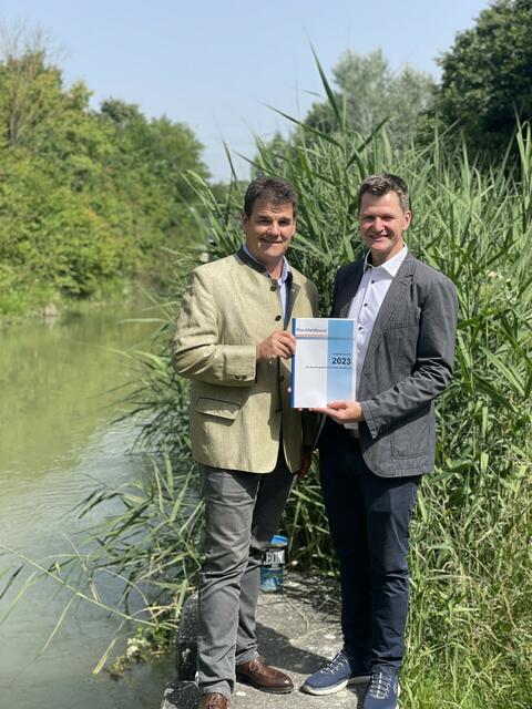 Aufsichtsratsvorsitzender Bgm. Bernhard Wolfram und Geschäftsführer Franz Steiner. | Foto: Betriebsgesellschaft Marchfeldkanal