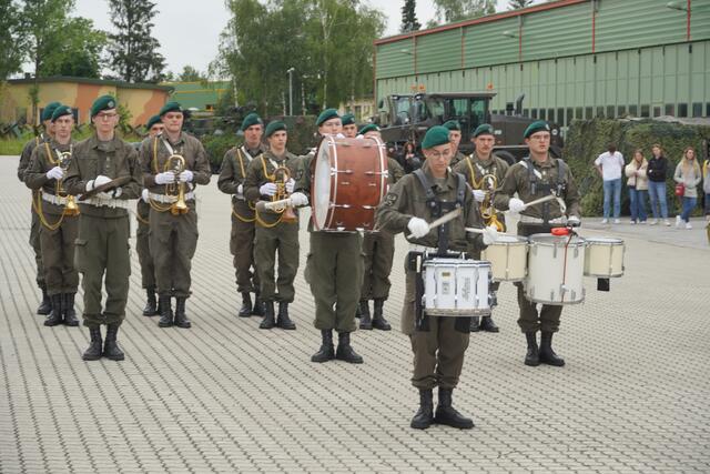 Die Militärmusik in Aktion in der Schwarzenbergkaserne in Wals. | Foto: Emanuel Hasenauer