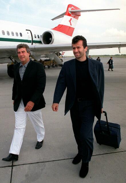 Savićević bei der Ankunft in Wien. | Foto: TECHT Hans Klaus / APA / picturedesk.com 