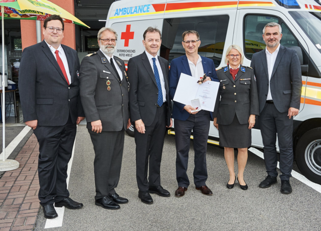 Für 100 Spenden wurde Wolfgang Zmaritsch mit der goldenen Verdienstmedaille mit bronzenem Lorbeerkranz geehrt. | Foto: Gde. Lackendorf