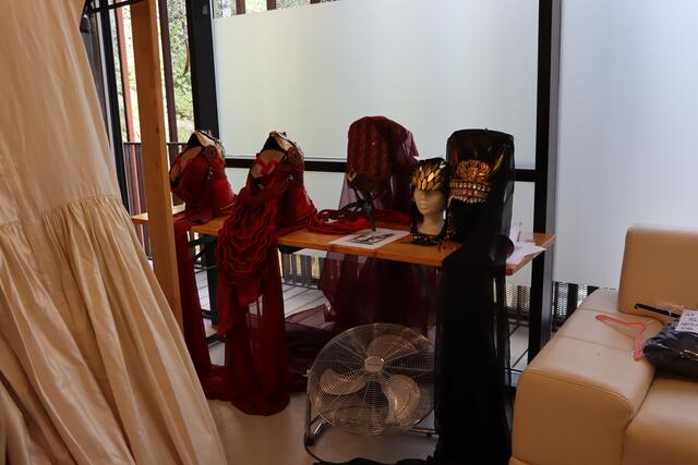 Kopfschmuck und Masken | Foto: RMA Triebaumer