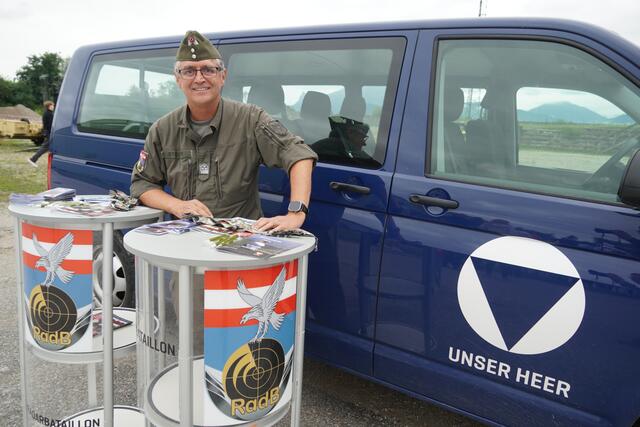 Viel Wissenswertes erfuhr man auch beim Info-Stand des Radarbataillons von Helmut Steger (Öffentlichkeitsarbeit). | Foto: Emanuel Hasenauer