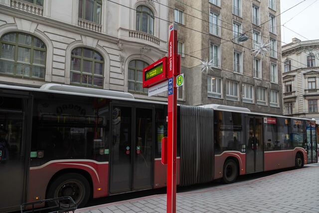 Die Echtzeitanzeigen an sämtlichen Bus- und Bim-Haltestellen funktionieren derzeit nicht. (Archiv) | Foto: Wiener Linien/ Manfred Helmer