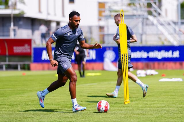 Die Veilchen bei ihrer Vorbereitung für die kommende Saison. | Foto: EVA MANHART / APA / picturedesk.com