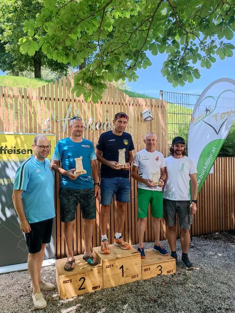 Bürgermeister (Hochneukirchen) Thomas Heissenberger, Martin Schwarz , Willi Maroti, Stefan Johann Pendl und Florian Kerschbaumer.
 | Foto: LMB