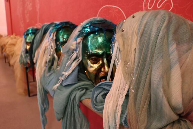 Wir haben uns hinter die Kulissen von der diesjährigen Inszenierung von "Aida" in der Oper im Steinbruch gewagt. Giuseppe Palella, Kostümbildner und Designer, gab tiefe Einblicke in seine Arbeit und Prozess. | Foto: RMA Triebaumer