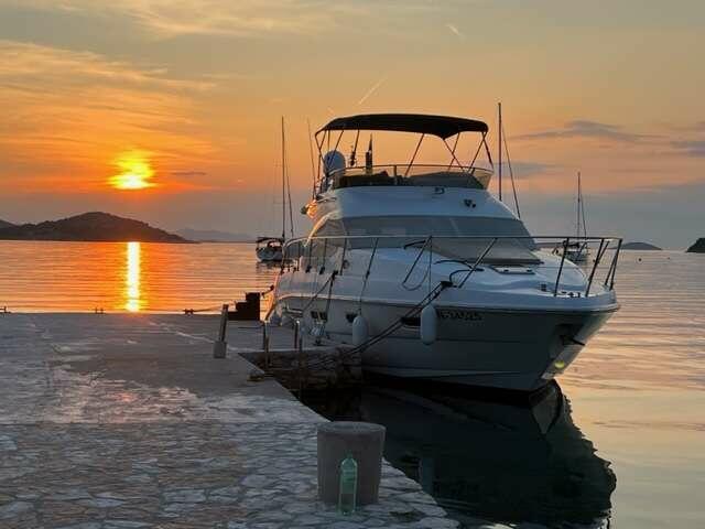Erfülle dir den Traum mit deinem eigenen Boot das Mittelmeer zu erkunden. Mehrere Niederösterreicher verkaufen aktuell ihre Schätze. Im Bild: Sealine 42/5 Fly | Foto: Willhaben