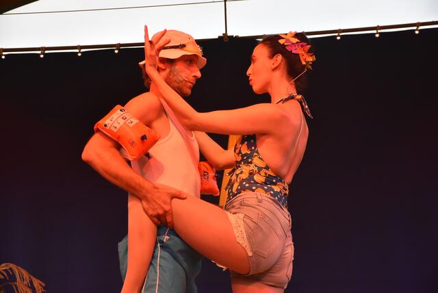 Dieses Jahr präsentieren die ARTworkers in Waldhausen auf der Nepomuk-Seebühne ihre schwungvolle Musikkomödie Dolce Vita &amp; Scandale in einer neuen Fassung. | Foto: Robert Zinterhof