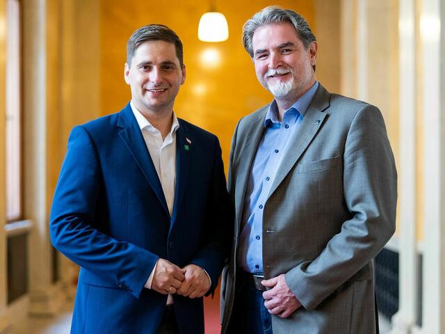 Nationalratsabgeordneter Lukas Brandweiner und NÖAAB-Bezirksobmann Peter Hüttl: „Mehr Kilometergeld für Arbeitnehmerinnen und Arbeitnehmer!“‘ | Foto: Markus Rabl.