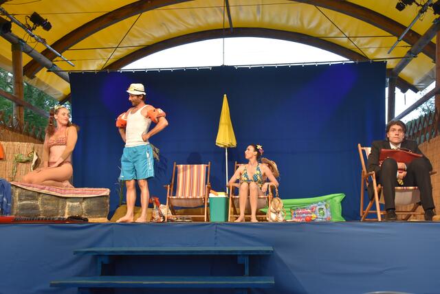 Dieses Jahr präsentieren die ARTworkers in Waldhausen auf der Nepomuk-Seebühne ihre schwungvolle Musikkomödie Dolce Vita &amp; Scandale in einer neuen Fassung. | Foto: Robert Zinterhof