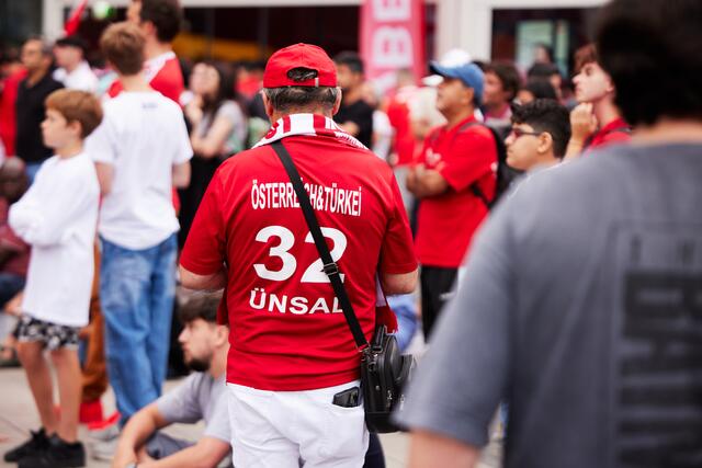 Bilder vom Public Viewing am Hauptbahnhof, Partie Österreich - Türkei. | Foto: ÖBB/Scheiblecker