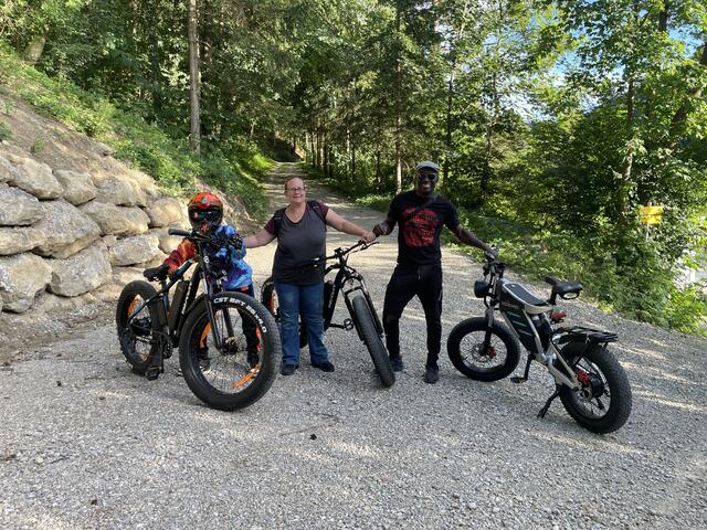 Tristan, Michaela und Robert Pollat-Williams | Foto: Martina Schweller