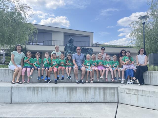 Die Vorschulkinder genossen ihr Eis beim Liszt am Bach. | Foto: Gde. Raiding