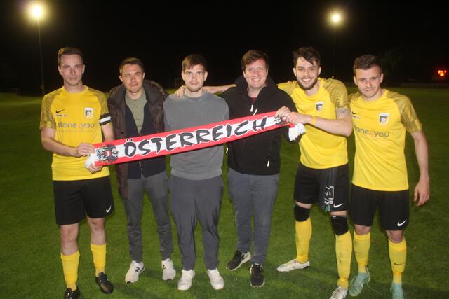 Fußballbegeisterte Graberner fiebern schon der Europameisterschaft entgegen. | Foto: arbes