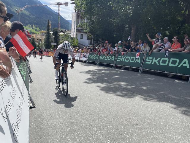 Wenige Meter vor dem Ziel in Alpendorf: Gewonnen hat die dritte Etappe der Tour of Austria der Italiener Diego Ulissi (UAE Team Emirates). | Foto: pjw