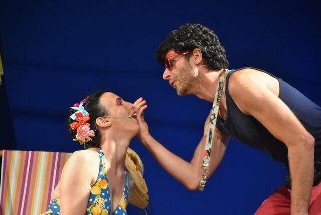 Dieses Jahr präsentieren die ARTworkers in Waldhausen auf der Nepomuk-Seebühne ihre schwungvolle Musikkomödie Dolce Vita &amp; Scandale in einer neuen Fassung. | Foto: Robert Zinterhof