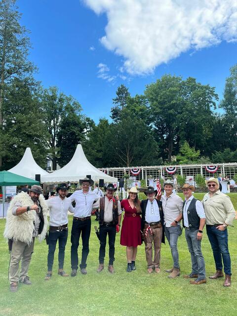 Das Lucky Town-Team bei der großen Feier zum "Independence Day". | Foto: Sascha Wurglits