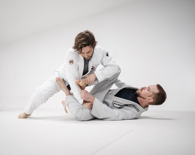 Beim Vienna Grappling Club wird am Boden gekämpft. Die richtige Technik ist entscheidend.  | Foto: campion_films