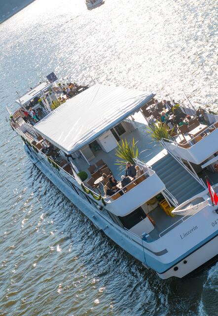 Die "MS Linzerin" bietet im Sommer in Linz zwei Abendschiffsfahrten mit thematischem Schwerpunkt an. | Foto: Donauschifffahrt Wurm &amp; Noé