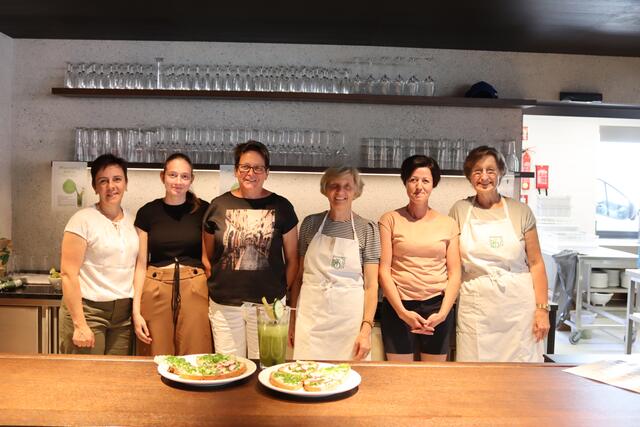 Die Pettneuer Bäuerinnen von links: Ortsbäuerin Marika Tschiderer, Anna Huber von den Jungbauern, Johanna Huber, Ingrid Scalet, Martina Mallaun und Sigrun Jehle. 