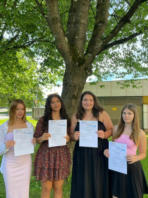 Platz zwei beim "Next Generation Award" für das Team "LAC - Learn a Chance" mit Lara Schöggler, Berya Omar, Julia Kositer und Carmen Stütz. | Foto: HAK Deutschlandsberg