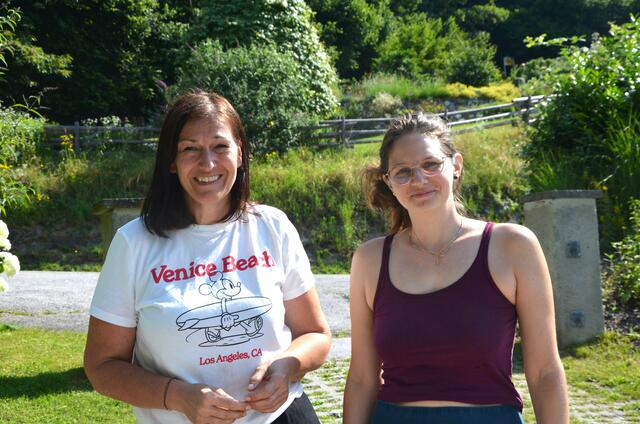 Margret Dabernig und Lea Andres von "Regionale Gehölzvermehrung Kärnten"